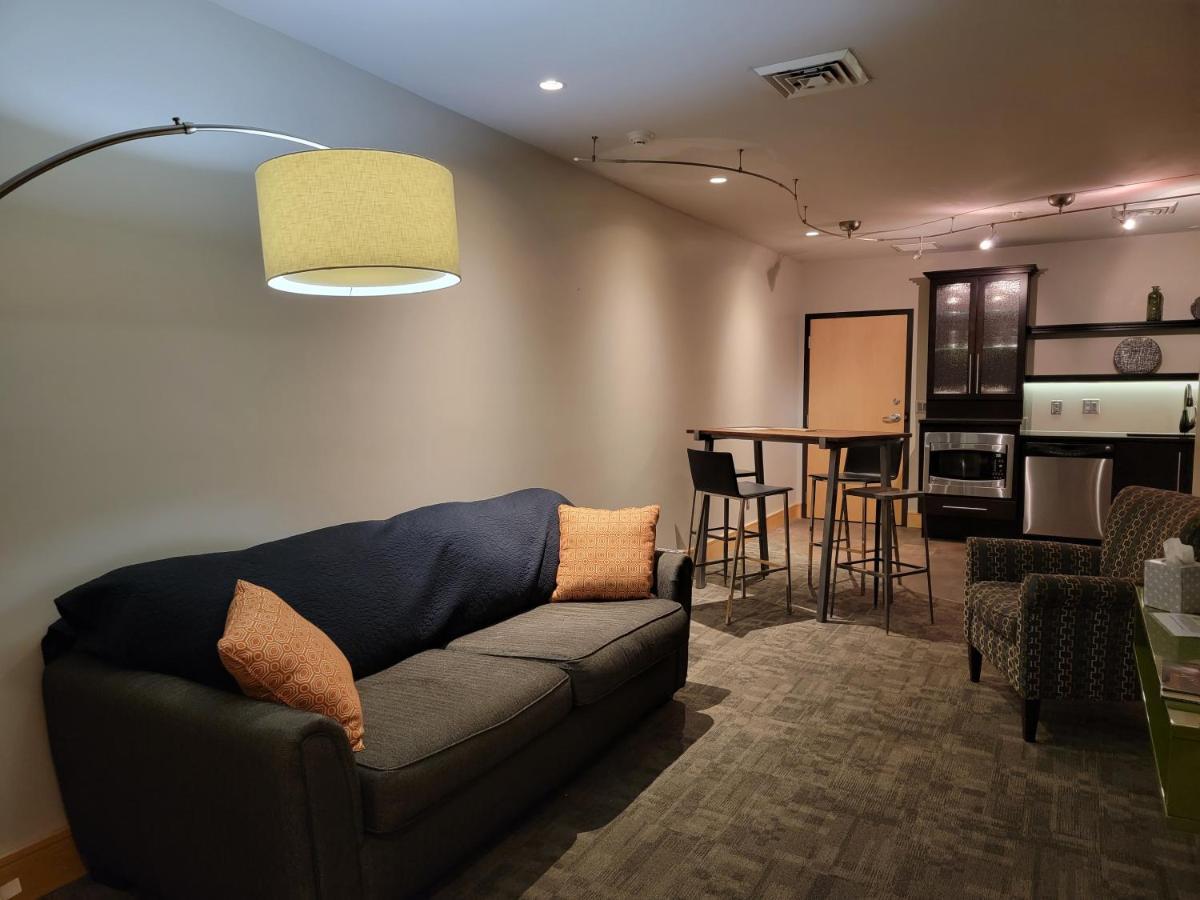 Suites At 118 Bloomington Ngoại thất bức ảnh